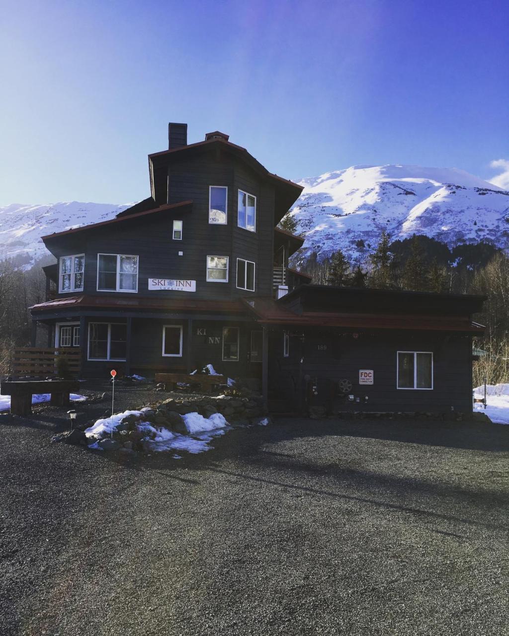 Ski Inn Girdwood Exterior photo